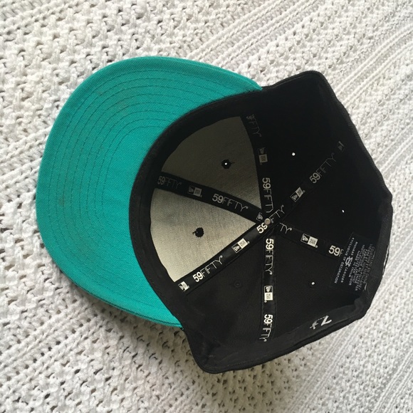 New Era 59Fifty Louisville Cardinals Hat - Picture 3 of 5